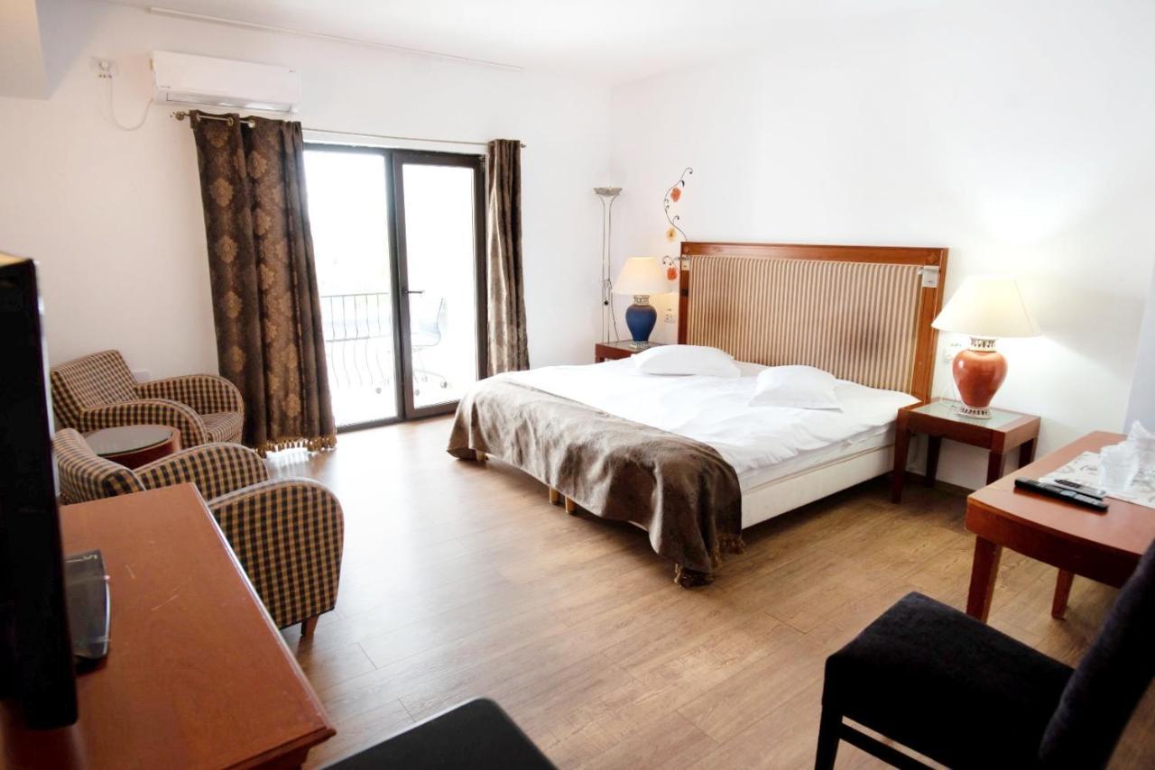 Complex Eos Hotel Valea Lupului  Ruang foto